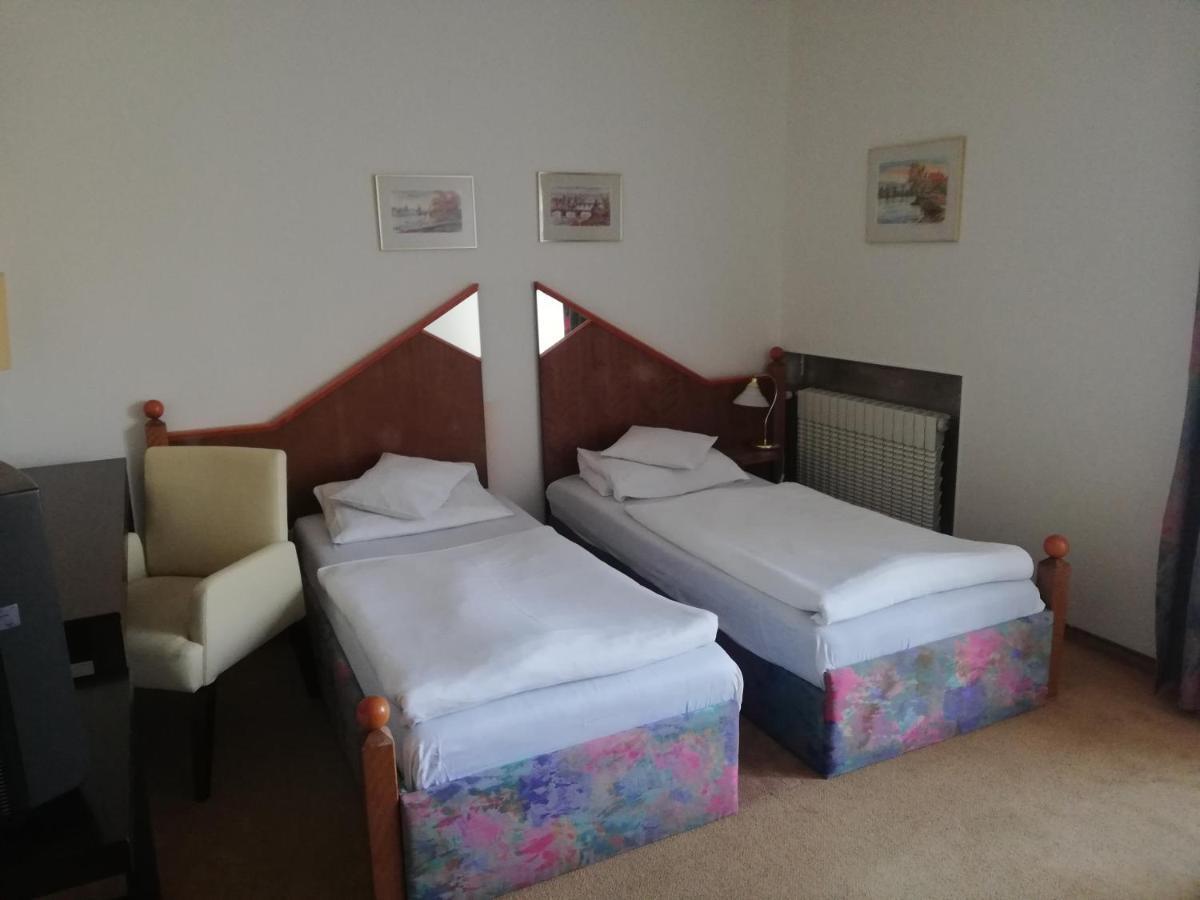 Monica 3* Praha